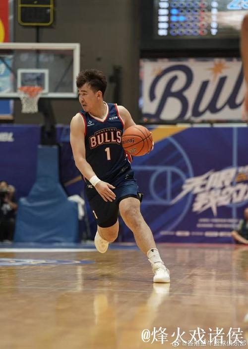 香港金牛社媒分享董健投篮教学：跟NBL联赛MVP学投篮