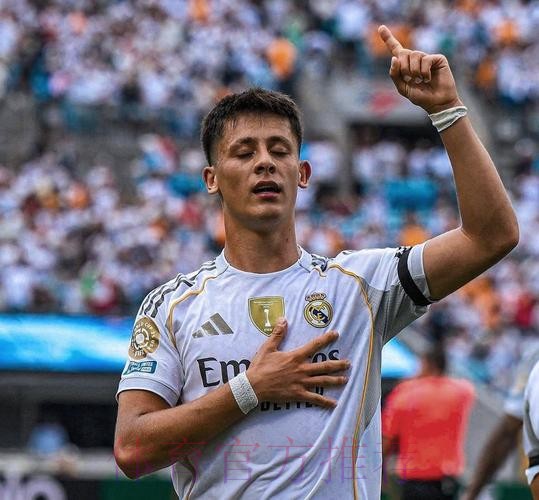 世俱杯-十人皇马3-1帕丘卡 贝林厄姆巴尔韦德破门 世俱杯-十人皇马3-1帕丘卡 贝林厄姆巴尔韦德破门